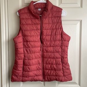 Water-Resistant Narrow-Channel Puffer Vest